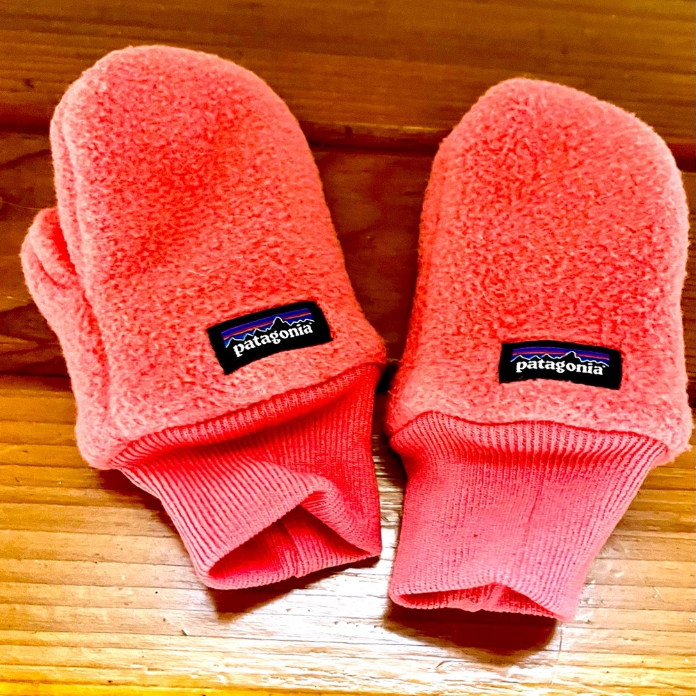 Patagonia Winter Girls Mittens Size 0-12months